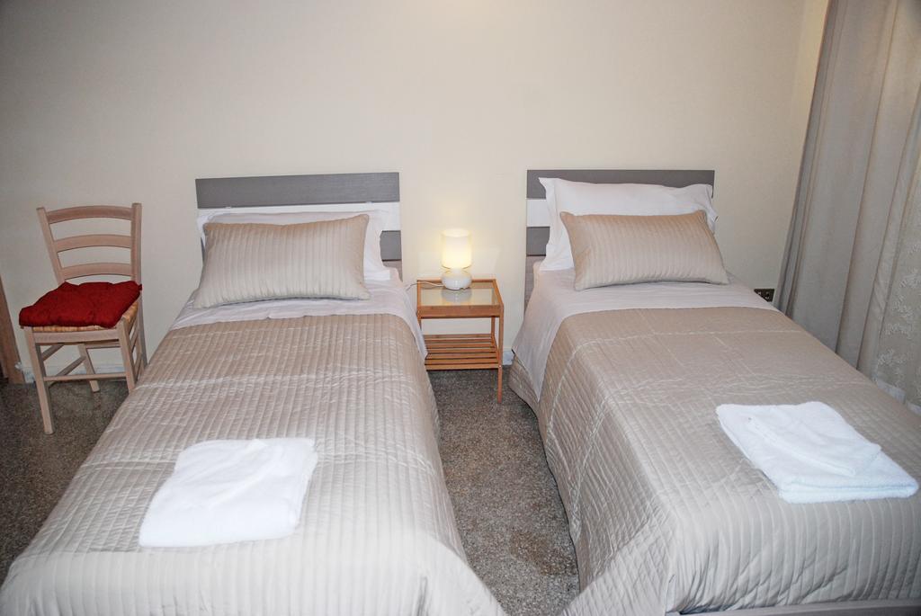 Brezzolina Apartment With Parking Битонто Екстериор снимка